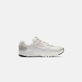 Nike Zoom Vomero 5 SP - Vast Grey / Black / Sail | Kith Vast Grey / Black / Sail