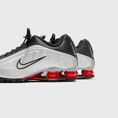 Nike Shox R4 P1 - Black / Metallic Silver / Max Orange | Kith Black / Metallic Silver / Max Orange