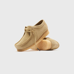 Clarks WMNS Wallabee Low - Maple | Kith Maple