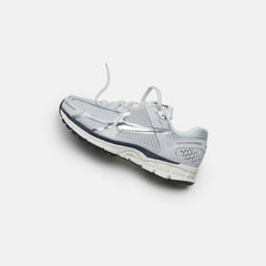 Nike WMNS Zoom Vomero 5 - Photon Dust / Chrome / Gridiron / Sail | Kith Photon Dust / Chrome / Gridiron / Sail