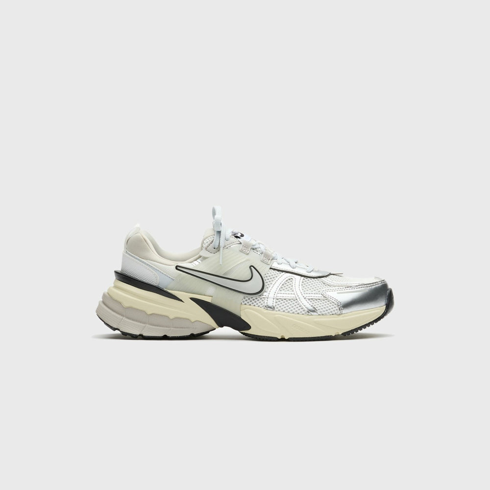 Nike WMNS V2K Runtekk - Summit White / Metallic Silver | Kith Summit White / Metallic Silver