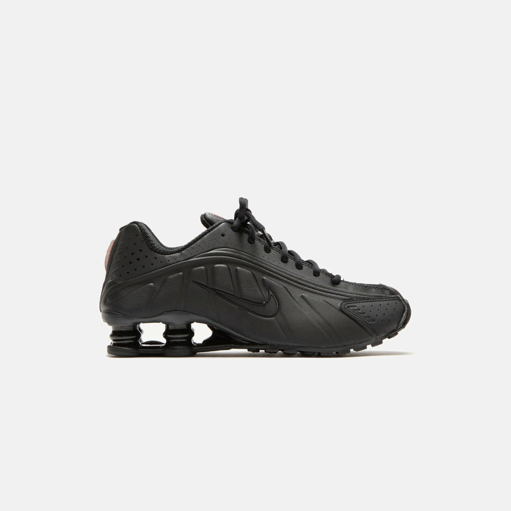 Nike WMNS Shox R4 - Black / Black / Max Orange | Kith Black / Black / Max Orange