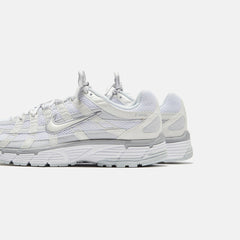 Nike WMNS P-6000 - Metallic Summit White / White / Pure Platin | Kith Metallic Summit White / White / Pure Platin