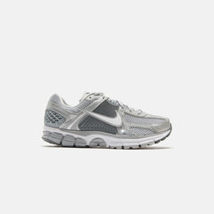 Nike Zoom Vomero 5 - Met Wolf Grey / White / Metallic Silver | Kith Met Wolf Grey / White / Metallic Silver
