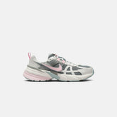 Nike WMNS V2K Run - Light Pumice / Pink Foam / Photon Dust | Kith Light Pumice / Pink Foam / Photon Dust