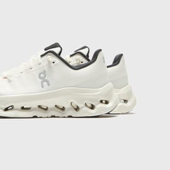 On Running WMNS Cloudtilt - Pearl / Black | Kith Pearl / Black