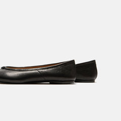 Maison Margiela WMNS Tabi Ballerina Flat - Black | Kith Black