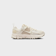 Nike Grade School Zoom Vomero 5 - Sand Drift / Pale Ivory | Kith Sand Drift / Pale Ivory