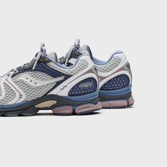 Saucony Progrid Triumph 4 - White / Blue | Kith White / Blue