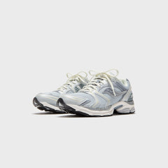 Saucony Progrid Triumph 4 - Light Grey | Kith Light Grey