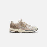 New Balance 1906R - Timberwolf / Mindful Grey / Moonbeam | Kith Timberwolf / Mindful Grey / Moonbeam