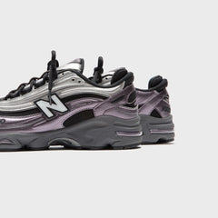 New Balance M1000 - Metallic Silver / Dark Ice Wine / Black | Kith Metallic Silver / Dark Ice Wine / Black