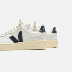 Veja V-90 - Extra White / Nautico | Kith Extra White / Nautico