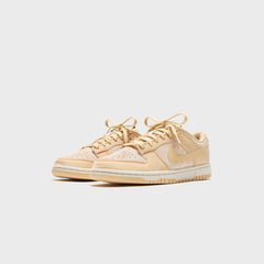 Nike WMNS Dunk Low - Light Orewood Brown / University Red / Black / Se | Kith Light Orewood Brown / University Red / Black / Sesame