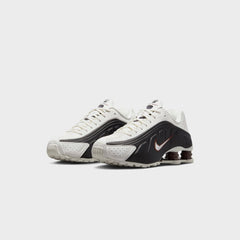 Nike WMNS Shox R4 - Sail / Black / Fauna Brown / Sail | Kith Sail / Black / Fauna Brown / Sail