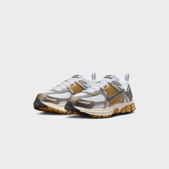 Nike GS Vomero 5 - Metallic Pewter / Medium Ash / Parachute Beige | Kith Metallic Pewter / Medium Ash / Parachute Beige