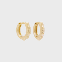 SHASHI Rocker Huggie Earring - Gold | Kith Gold