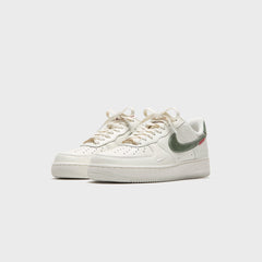 Nike Air Force 1 Low - Sail / Jade Horizon / Light Bone / University R | Kith Sail / Jade Horizon / Light Bone / University Red / Metallic Gold