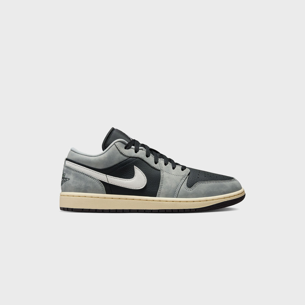 Jordan Air Jordan 1 Low SE - Light Smoke Grey / Black / Sail | Kith Light Smoke Grey / Black / Sail