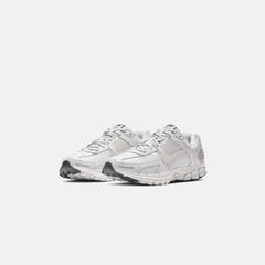 Nike Zoom Vomero 5 SP - Vast Grey / Black / Sail | Kith Vast Grey / Black / Sail