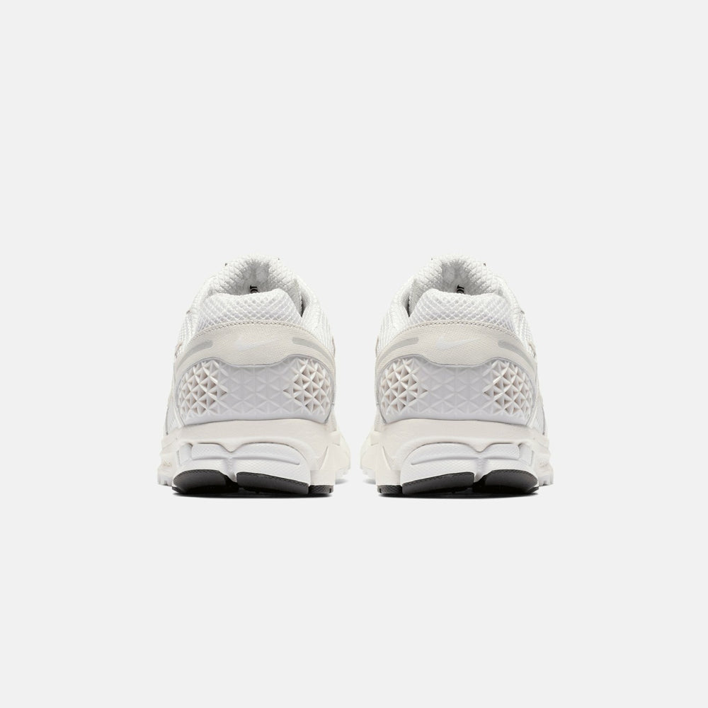 Nike Zoom Vomero 5 SP - Vast Grey / Black / Sail | Kith Vast Grey / Black / Sail