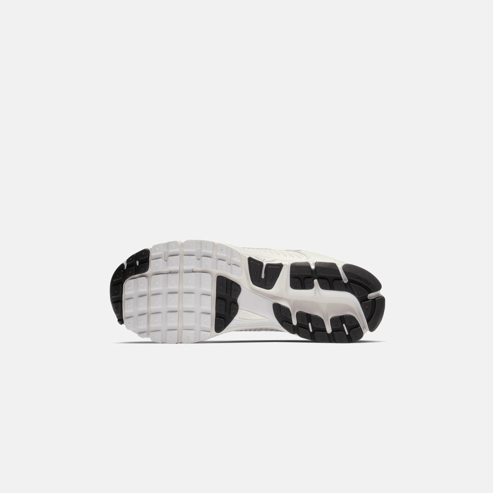 Nike Zoom Vomero 5 SP - Vast Grey / Black / Sail | Kith Vast Grey / Black / Sail