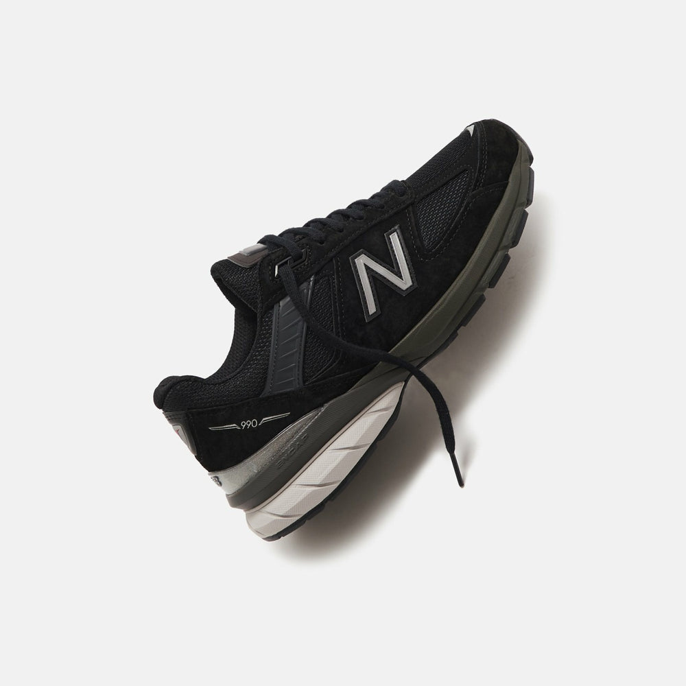 New Balance Made in USA 990v5 - Black / Silver | Kith Black / Silver