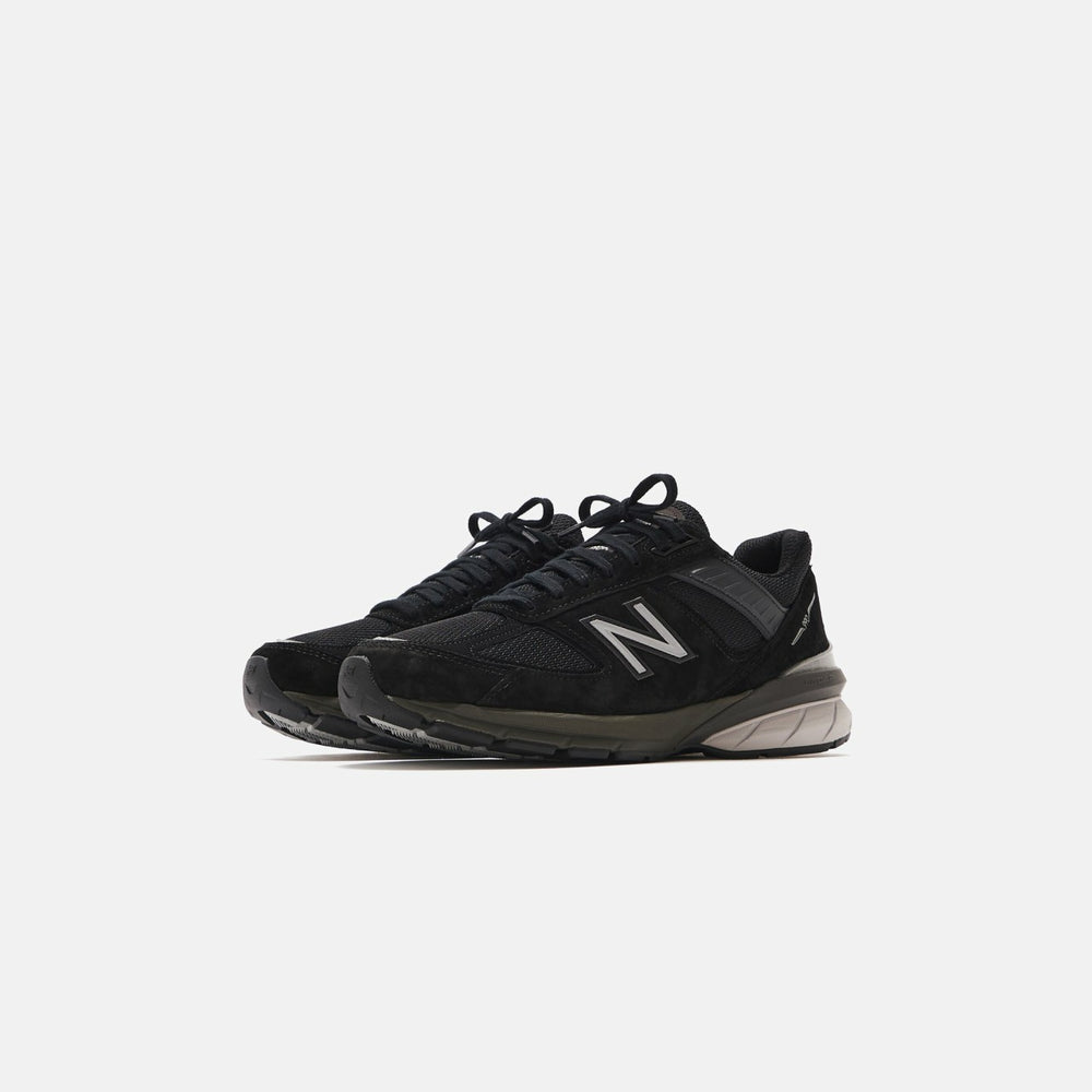 New Balance Made in USA 990v5 - Black / Silver | Kith Black / Silver
