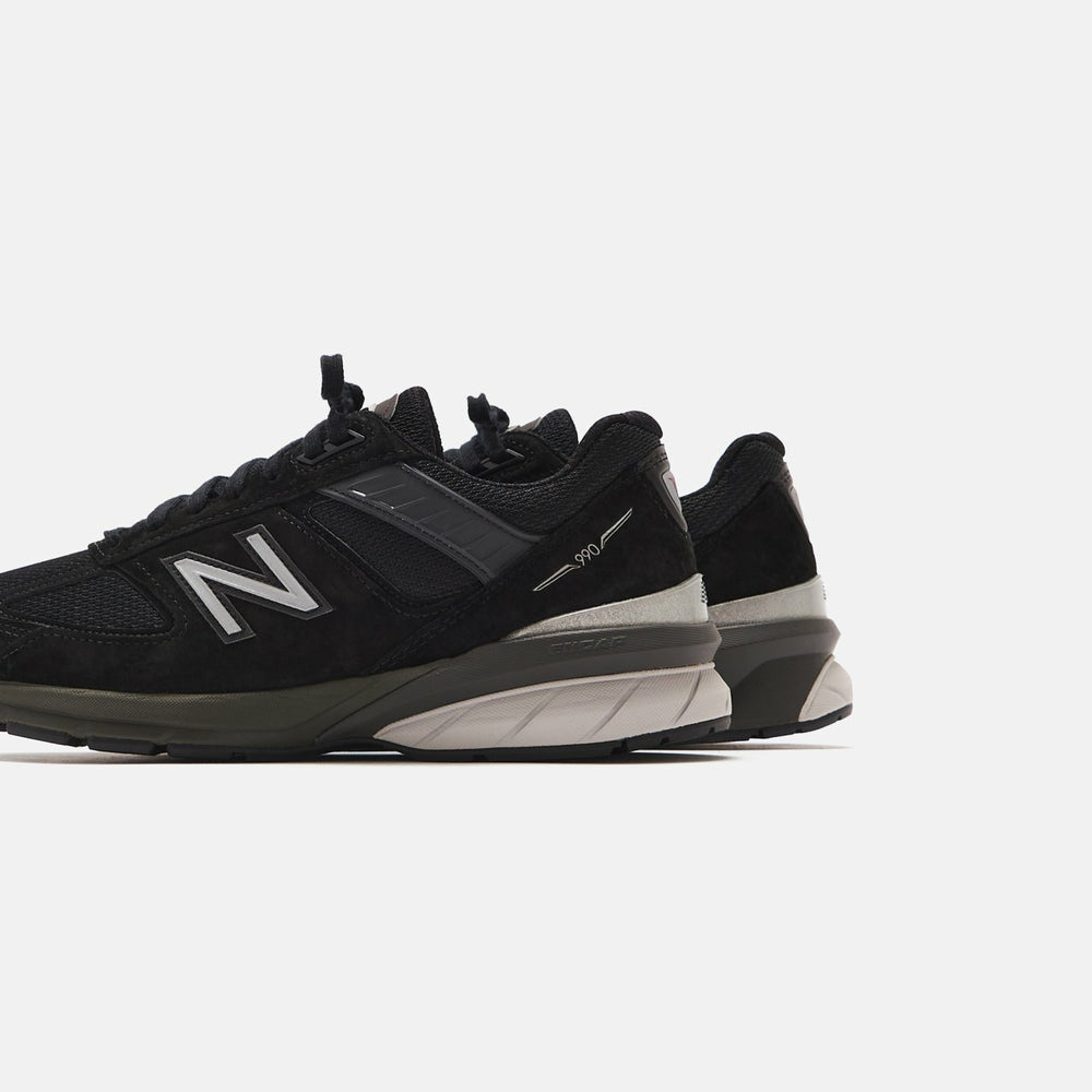 New Balance Made in USA 990v5 - Black / Silver | Kith Black / Silver