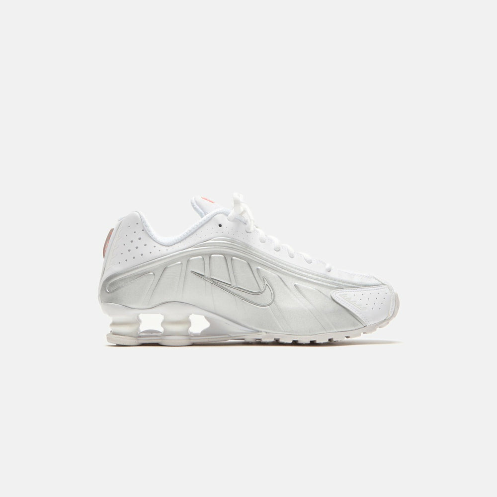 Nike WMNS Shox R4 - White / Metallic Silver / Max Orange / White | Kith White / Metallic Silver / Max Orange / White