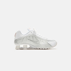 Nike WMNS Shox R4 - White / Metallic Silver / Max Orange / White | Kith White / Metallic Silver / Max Orange / White