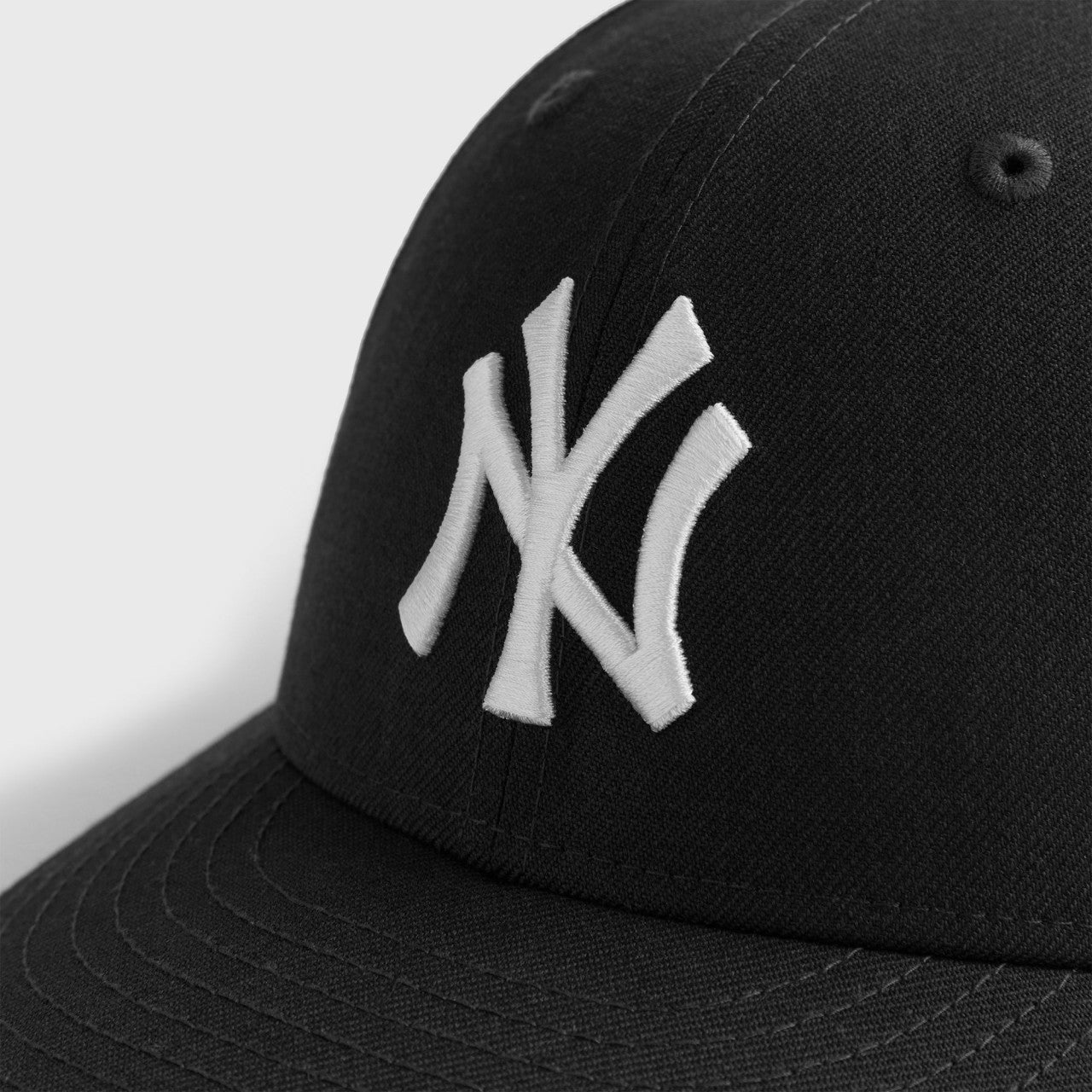 Kith & New Era for the New York Yankees 59FIFTY Low Profile - Black | Kith Black