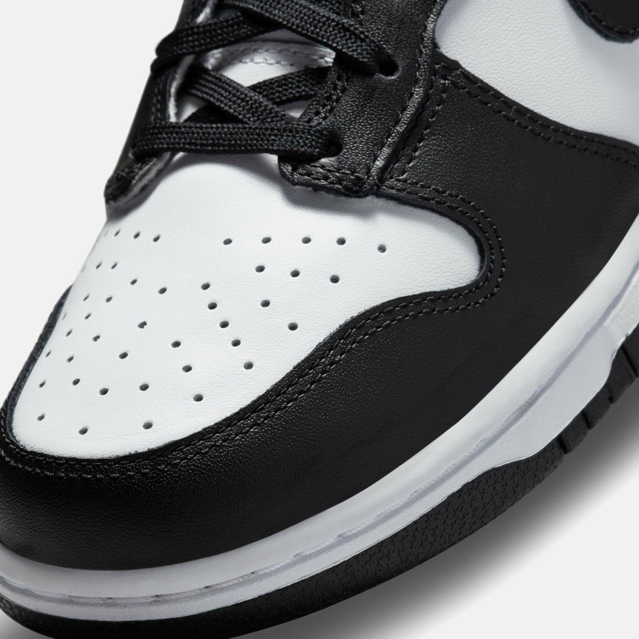 Nike WMNS Dunk High - White / Black / University Red | Kith White / Black / University Red