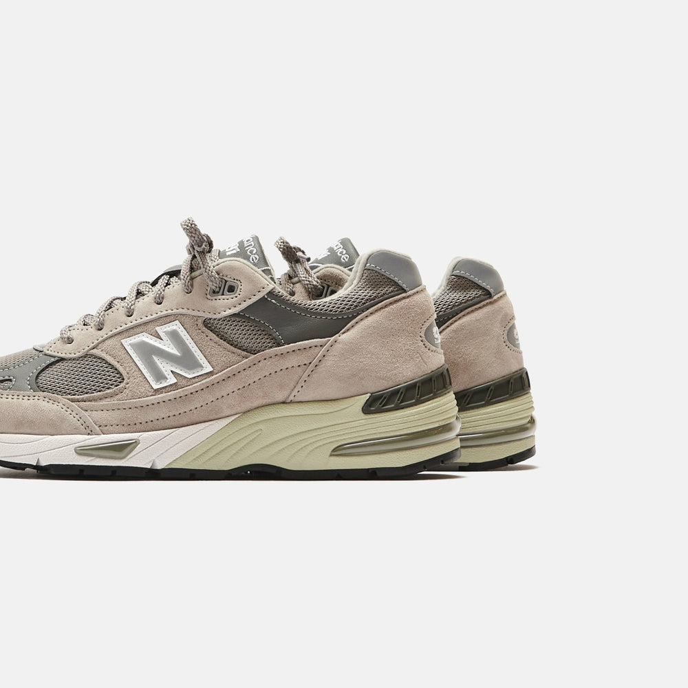 New Balance WMNS Made in UK 991 - Grey | Kith Grey