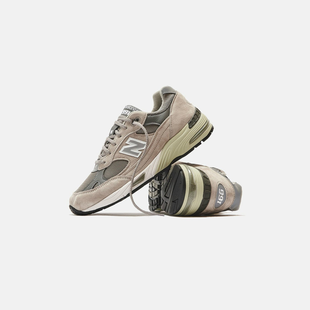 New Balance WMNS Made in UK 991 - Grey | Kith Grey