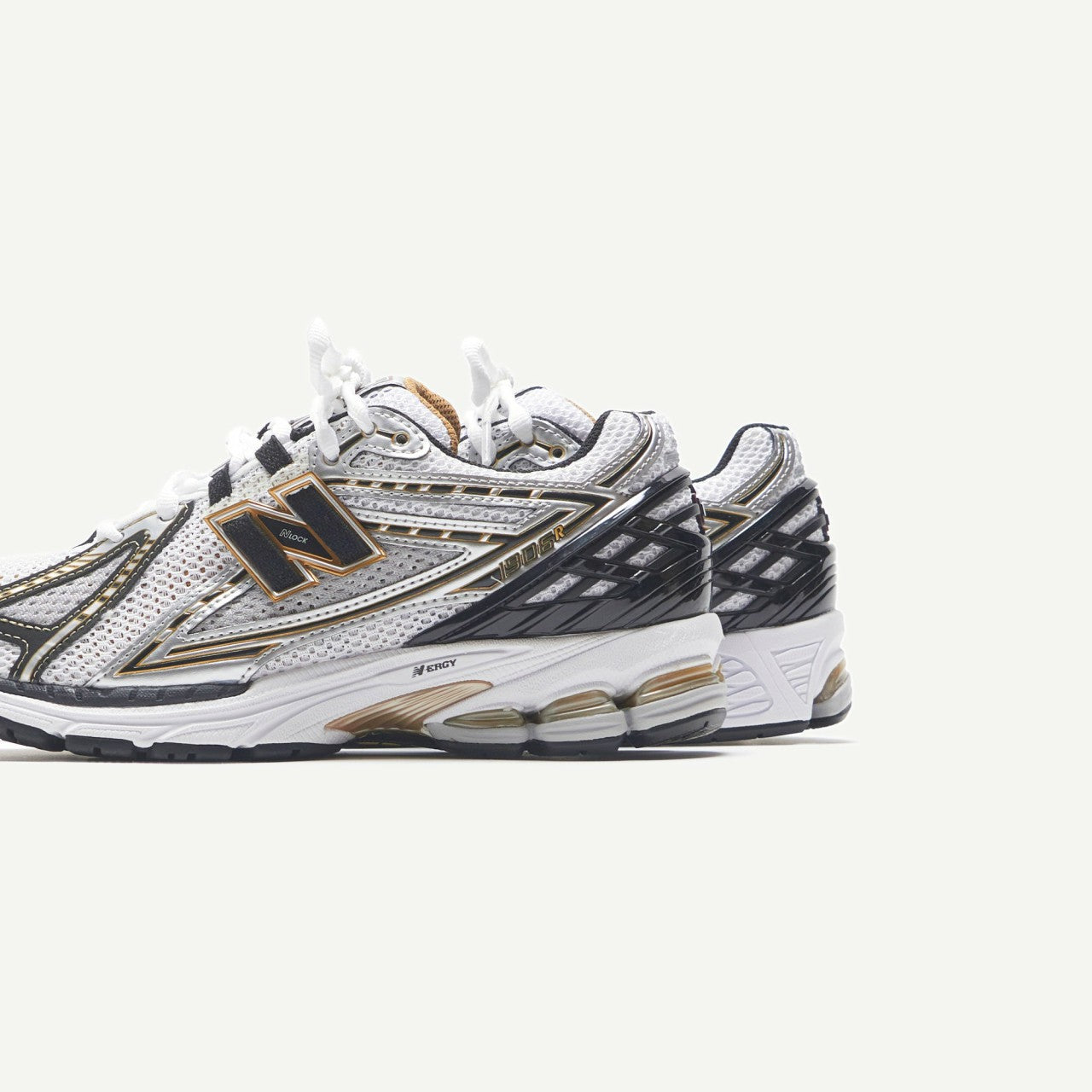 New Balance 1906R - Metallic Silver | Kith Metallic Silver