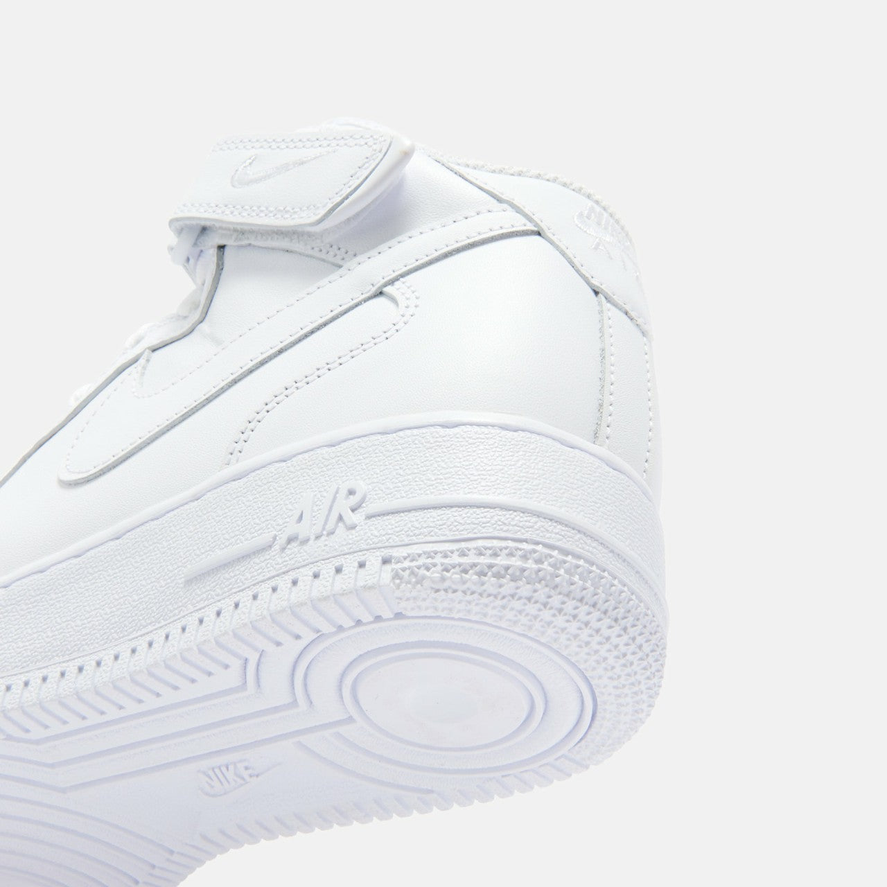Nike Air Force 1 Mid - White | Kith White