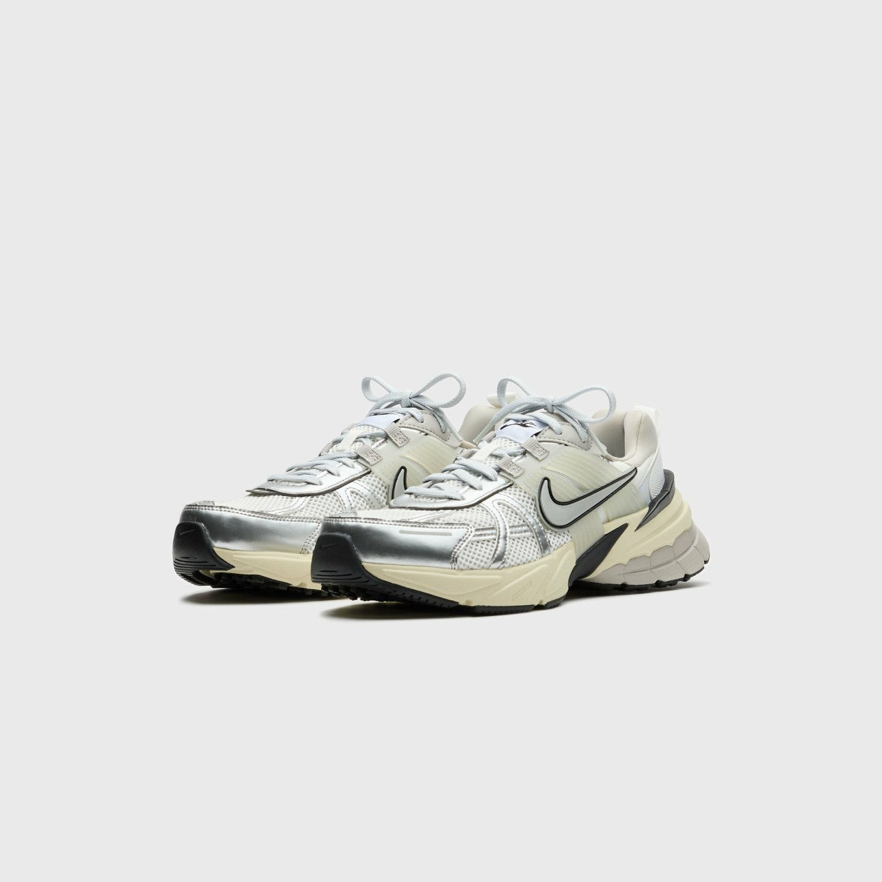 Nike WMNS V2K Runtekk - Summit White / Metallic Silver | Kith Summit White / Metallic Silver