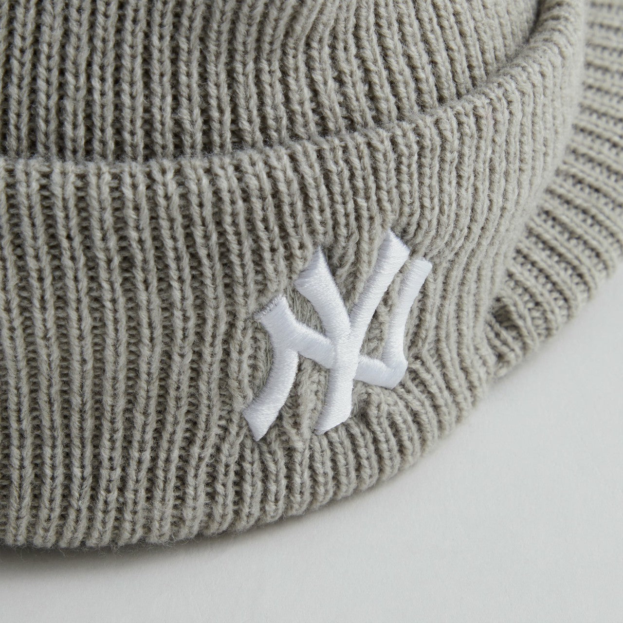 Kith for the New York Yankees Visor Beanie - Light Heather Grey | Kith Light Heather Grey