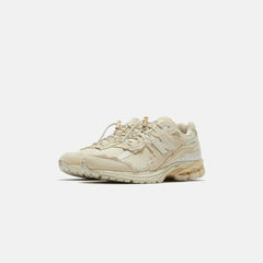 New Balance 2002R - Sandstone | Kith Sandstone