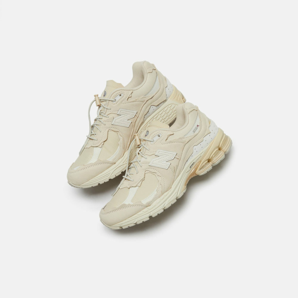 New Balance 2002R - Sandstone | Kith Sandstone