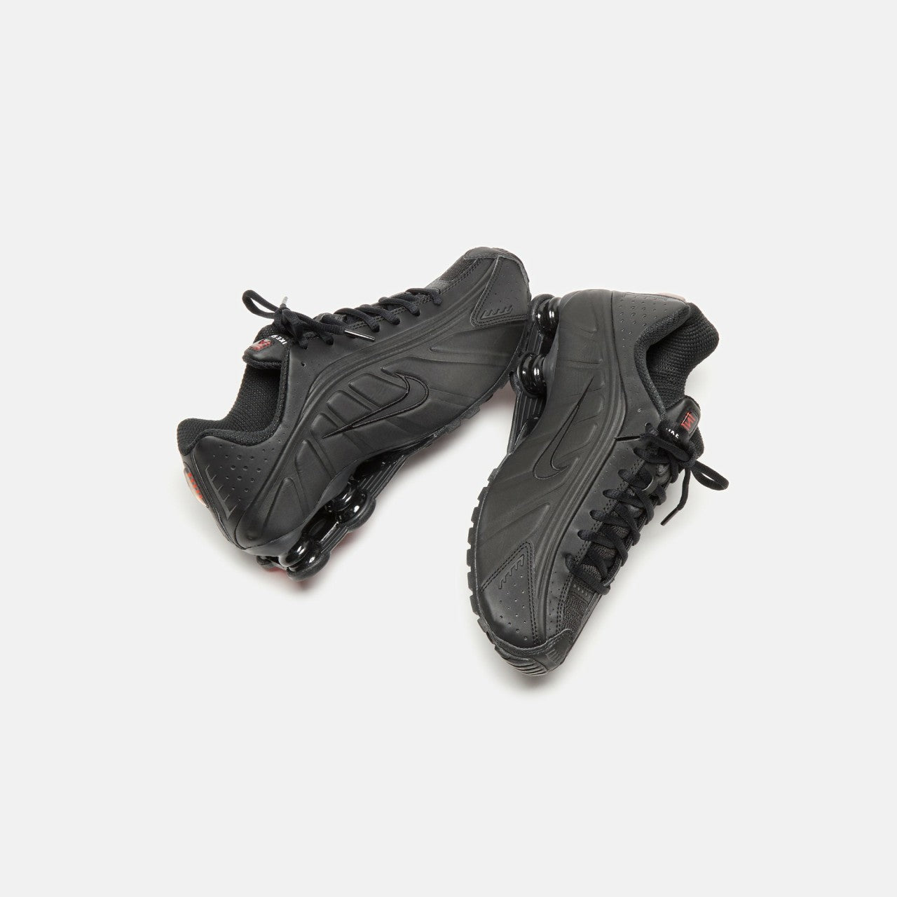 Nike WMNS Shox R4 - Black / Black / Max Orange | Kith Black / Black / Max Orange