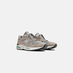 New Balance Made in UK 991v2 - Alloy / Smoked Pearl / Silver | Kith Alloy / Smoked Pearl / Silver