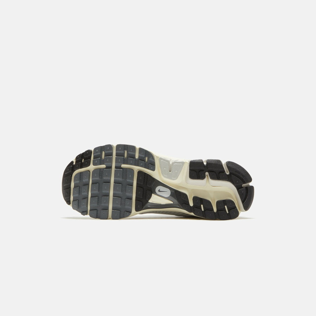 Nike Zoom Vomero 5 - Platinum Tint / Photon Dust | Kith Platinum Tint / Photon Dust