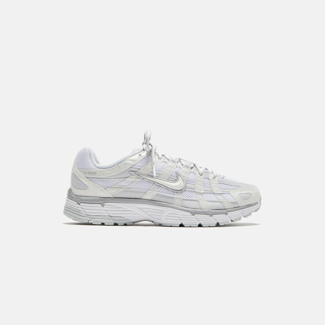 Nike WMNS P-6000 - Metallic Summit White / White / Pure Platin | Kith Metallic Summit White / White / Pure Platin