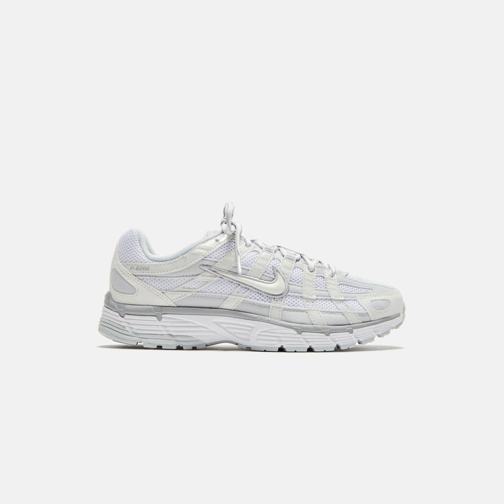 Nike WMNS P-6000 - Metallic Summit White / White / Pure Platin | Kith Metallic Summit White / White / Pure Platin