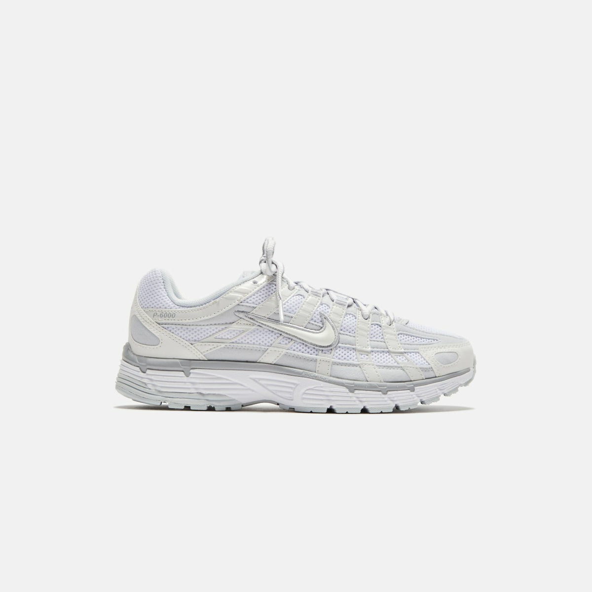 Nike WMNS P-6000 - Metallic Summit White / White / Pure Platin | Kith Metallic Summit White / White / Pure Platin
