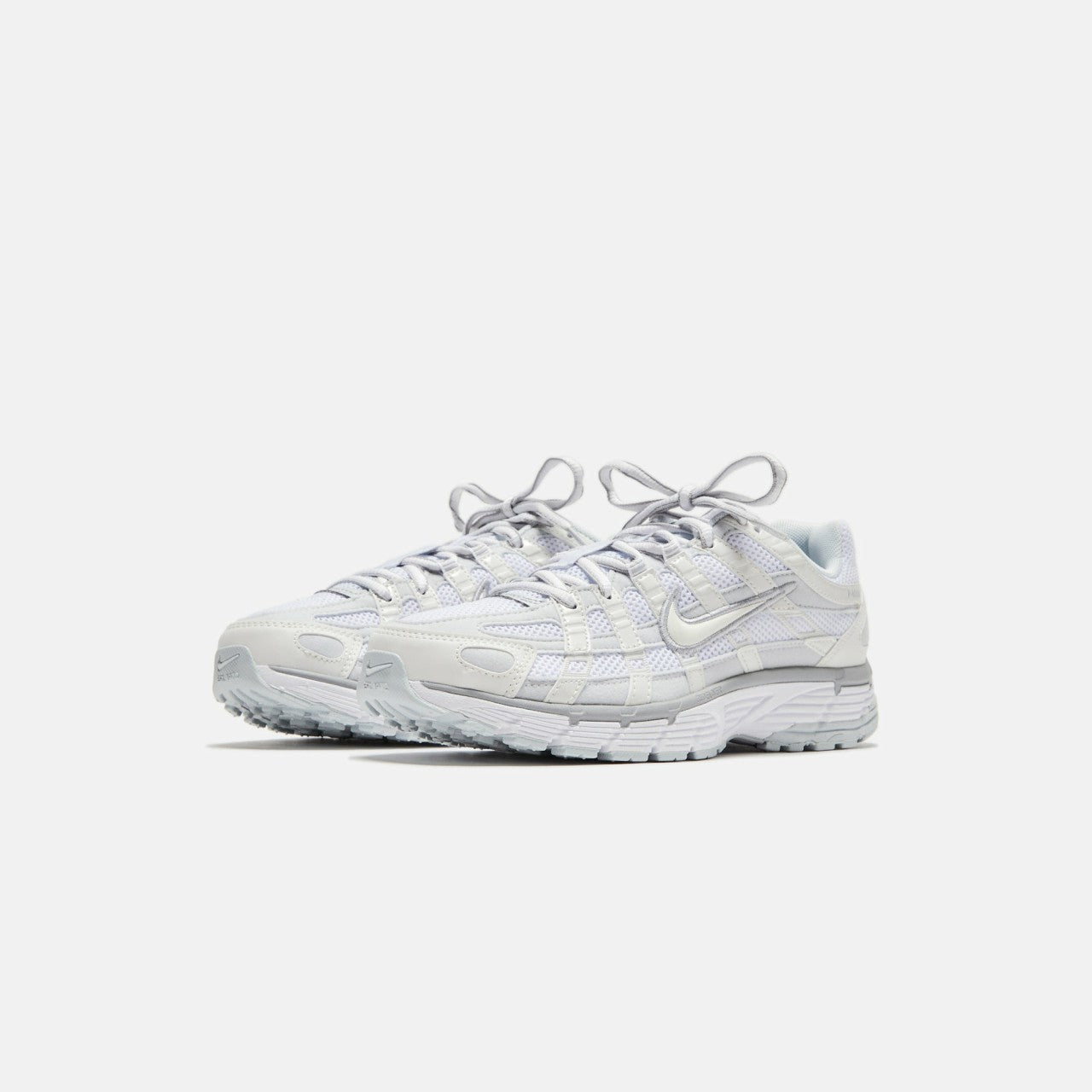 Nike WMNS P-6000 - Metallic Summit White / White / Pure Platin | Kith Metallic Summit White / White / Pure Platin