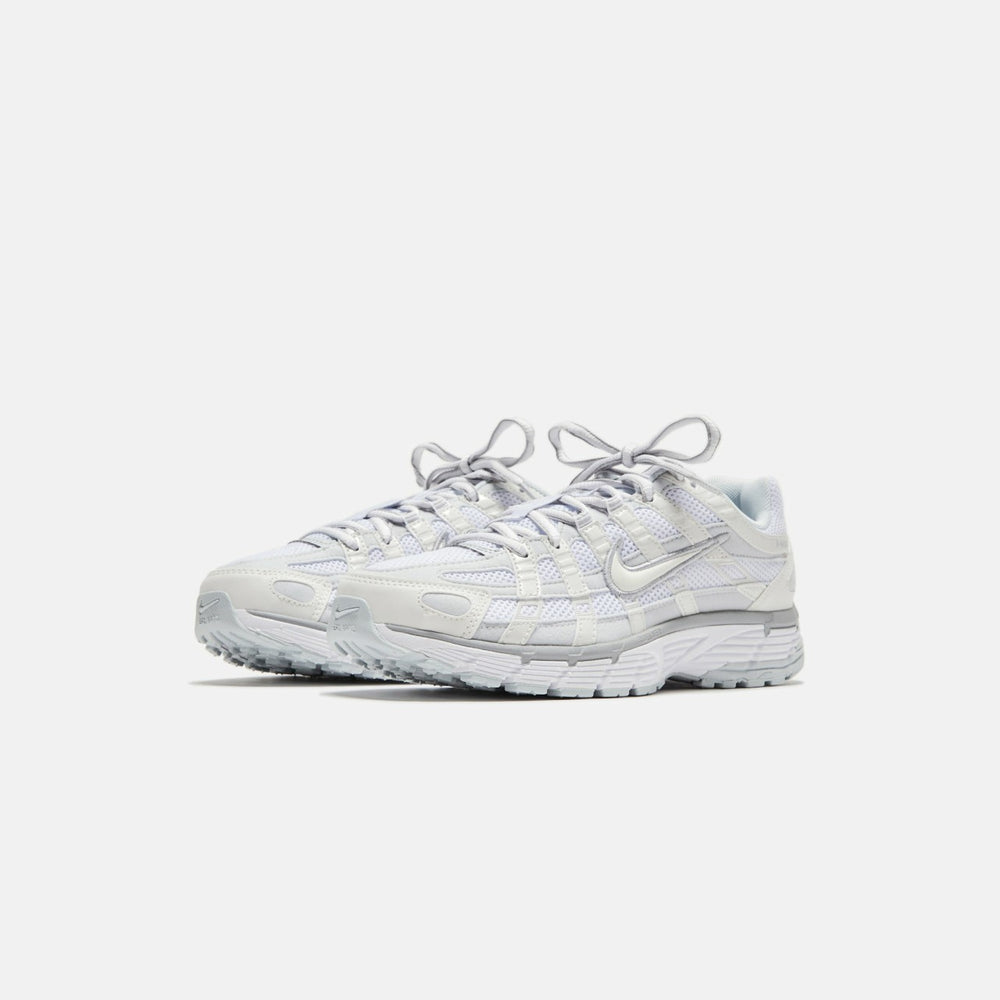 Nike WMNS P-6000 - Metallic Summit White / White / Pure Platin | Kith Metallic Summit White / White / Pure Platin
