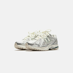 New Balance 1906R - Silver Metallic / Sea Salt | Kith Silver Metallic / Sea Salt